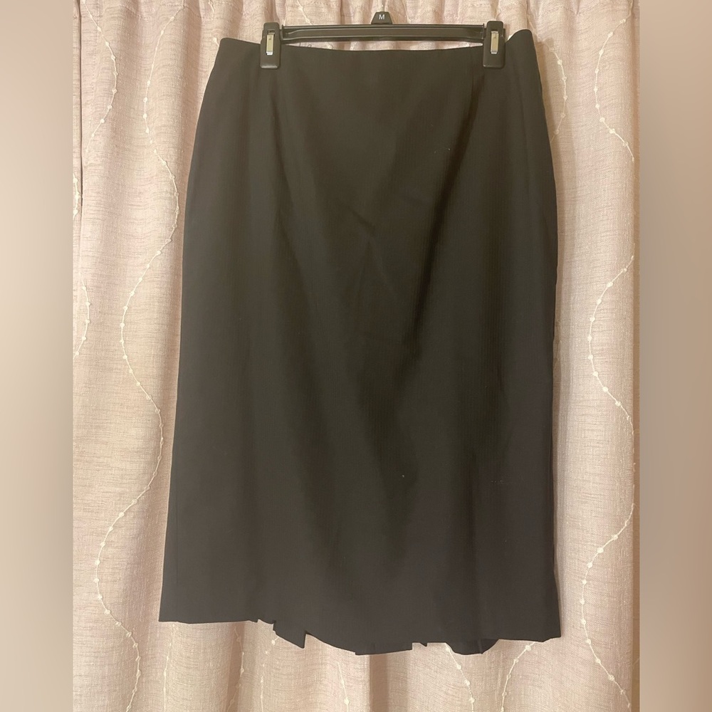 Beautiful black skirt size 8 for almost all occasions